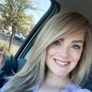 Meet your Posher, Raquel